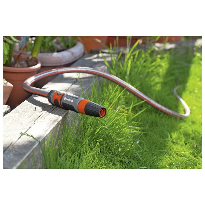 Gardena 18044-26 Comfort FLEX Tubo da Giardino 20 m 15 mm con Raccordi e Lancia di Irrigazione colore Nero Arancione