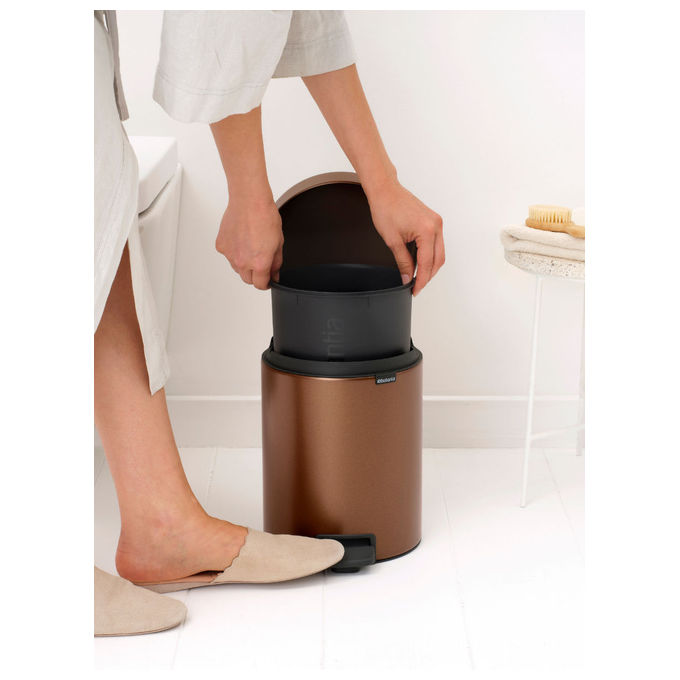 Brabantia 255229 NewIcon Pattumiera a Pedale 5 L Chiusura Ammortizzata Coperchio Anti-Odore colore Marrone