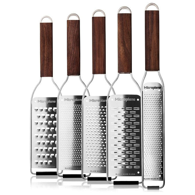 Microplane 43306 Master Grattugia Piatta Lama in Acciaio Inox Manico in Legno con Gancio per Appendere colore Acciaio Inox Legno