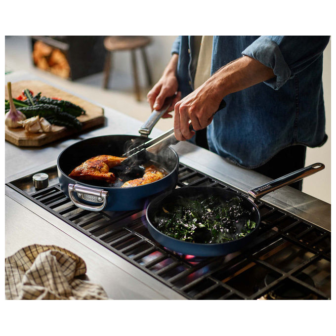 Joseph Joseph 45041 Space Padella Multiuso Rotondo con Manico Pieghevole Antiaderente in Ceramica Adatta a Tutti i Piani di Cottura incluso Induzione colore Blu