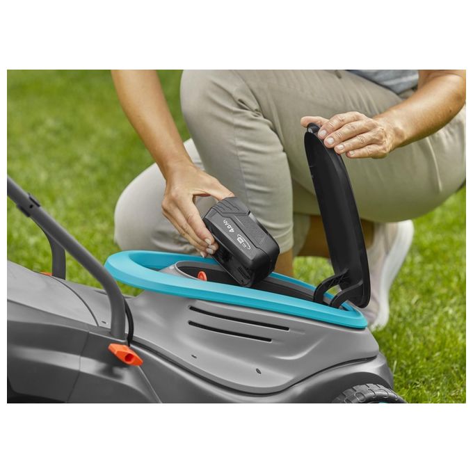 Gardena 14632-20 PowerMax Rasaerba a Batteria Larghezza Taglio 32 cm Capacita' 30 l Motore Brushless 18V P4A Batteria Inclusa colore Blu Grigio
