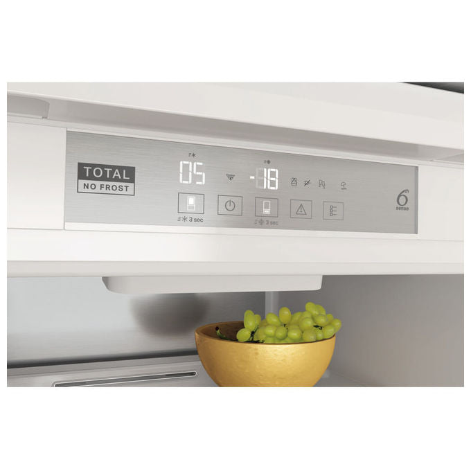 Whirlpool WHC18T573 Frigorifero Combinato da Incasso 250 L 177 cm Classe D Total No Frost 32 dB 6° Senso colore Bianco