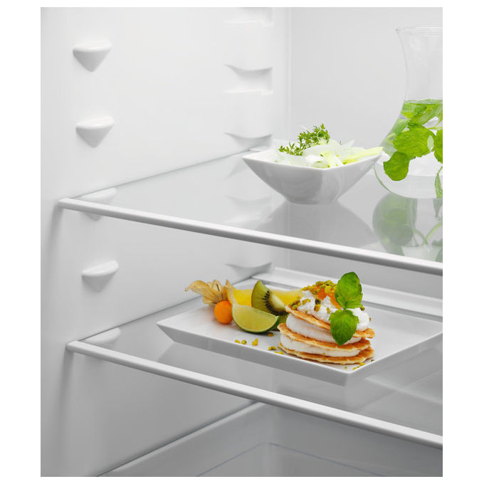 Electrolux KTS5LE14S Serie 500 Frigorifero Doppia Porta Incasso 218 L 144,1 cm Classe E 33 dB LowFrost ColdSense colore Bianco