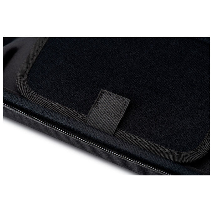 Nacon PSOFPORTPOUCH Borsa Rigida Ufficiale per PlayStation Portal Custodia Trasporto colore Nero