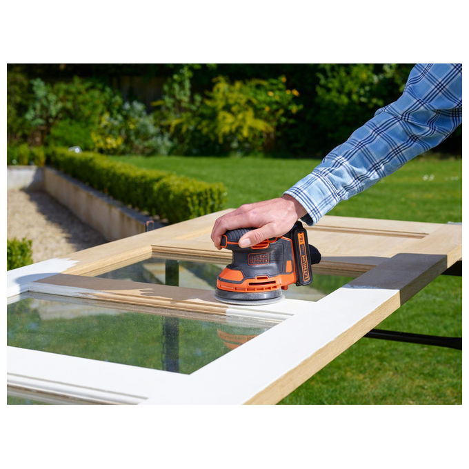 Black and Decker Levigatrice Orbitale 18V Cordless