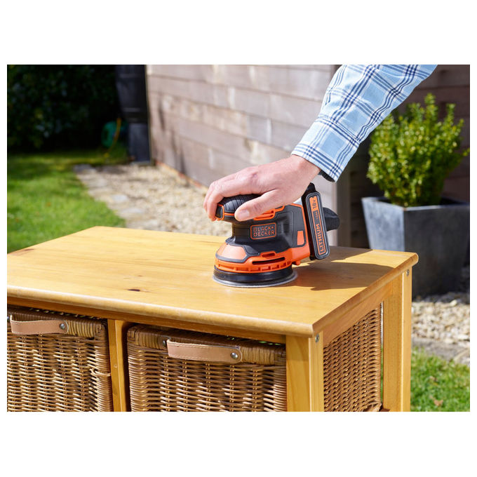 Black and Decker Levigatrice Orbitale 18V Cordless