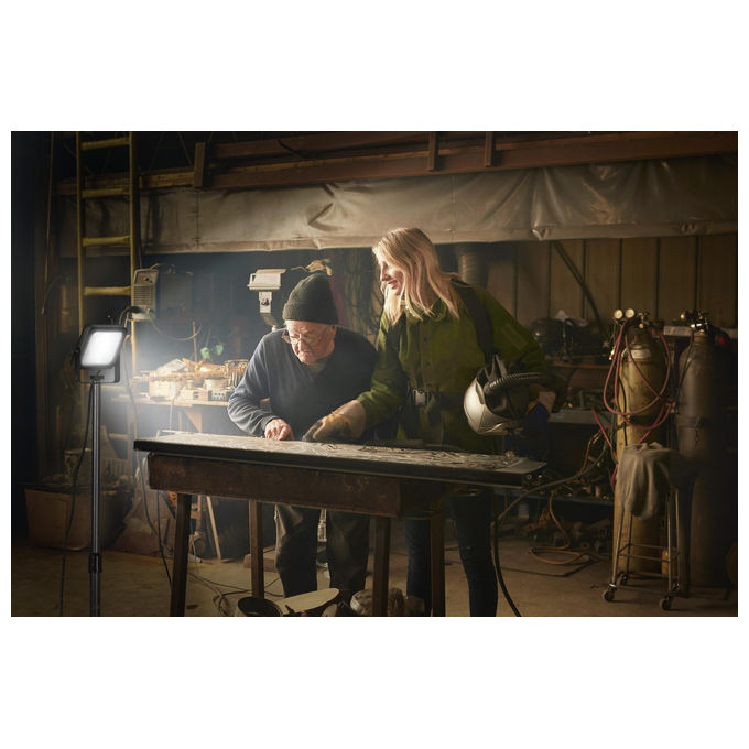 Value Class Faro da Lavoro LED con Treppiede