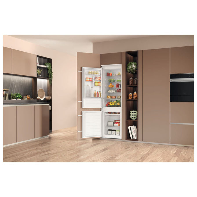Hotpoint HAC18D031A1 Frigorifero Combinato da Incasso 268 L 177 cm Classe E 34 dB Ventilato Pannellabile colore Bianco