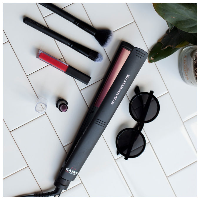 Ga.ma GI0212 Bella Tourmaline Red Ion Piastra per Capelli 230°C Tormalina Ioni 45 W cavo girevole 360° colore Nero