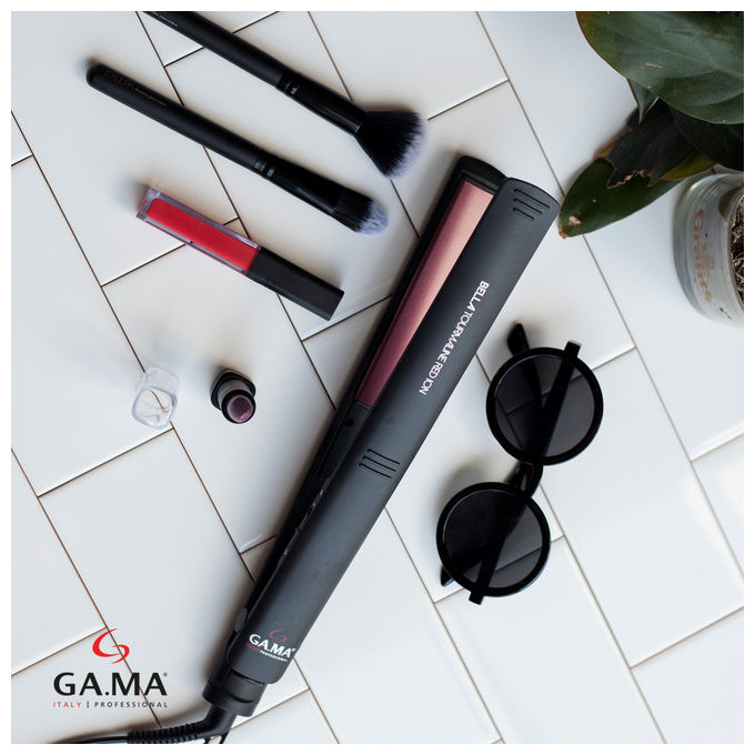 Ga.ma GI0212 Bella Tourmaline Red Ion Piastra per Capelli 230°C Tormalina Ioni 45 W cavo girevole 360° colore Nero