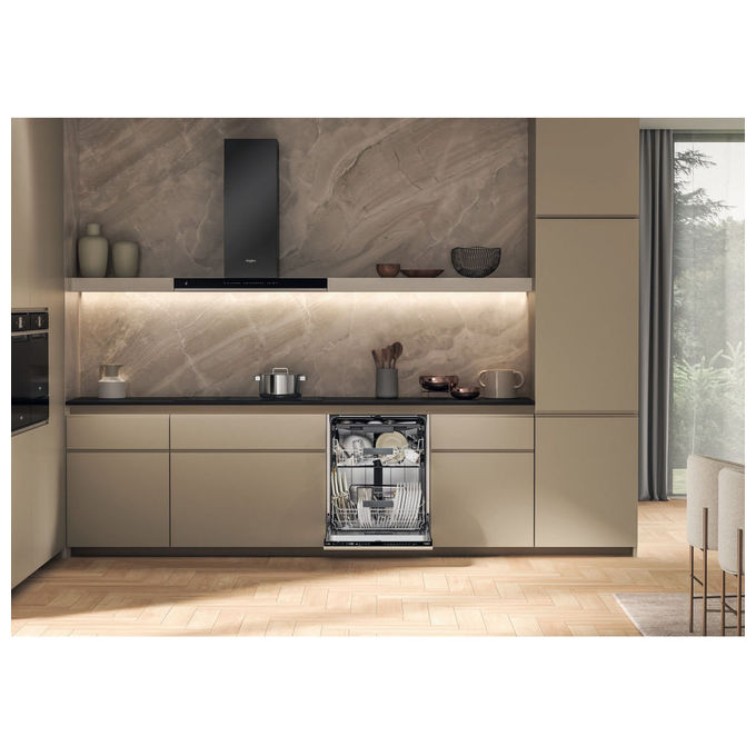 Whirlpool WH7IA15AM6L0 MaxiSpace Lavastoviglie da Incasso 15 coperti Classe A 38 dB Aquastop NaturalDry (82x60x56 cm) colore Nero