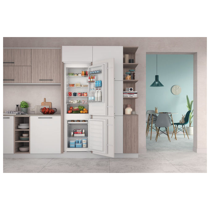 Indesit INC18D011A1 LH Frigorifero Combinato da Incasso 273 L 177 cm Classe E 34 dB Pannellabile colore Bianco