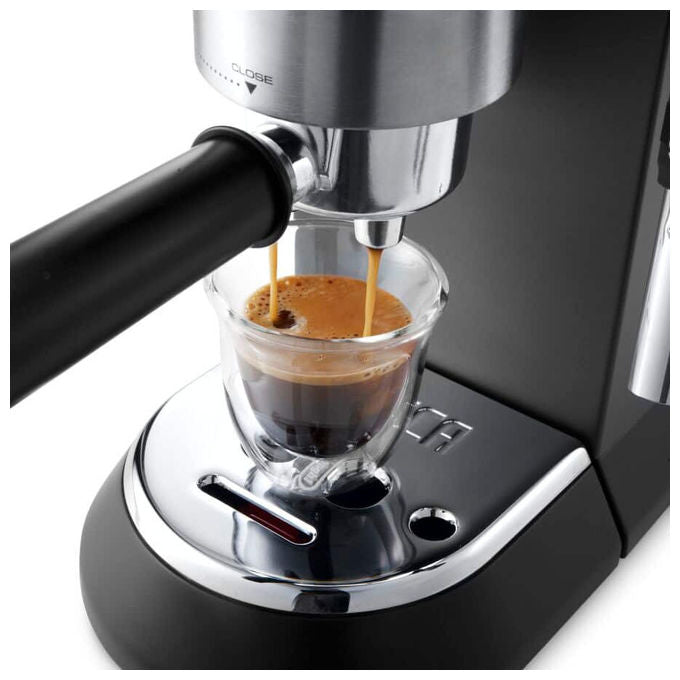DeLonghi Dedica Style EC685.BK, Macchina Espresso Manuale, Nero-Cromo, 1.1L