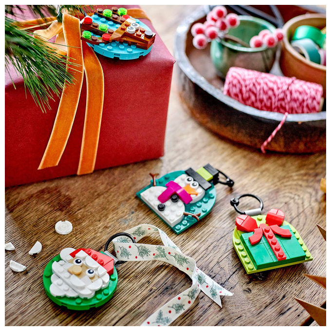 LEGO Decorazioni Natalizie 4 Ornamenti Regalo Babbo Natale Renna Pupazzo di Neve 40744