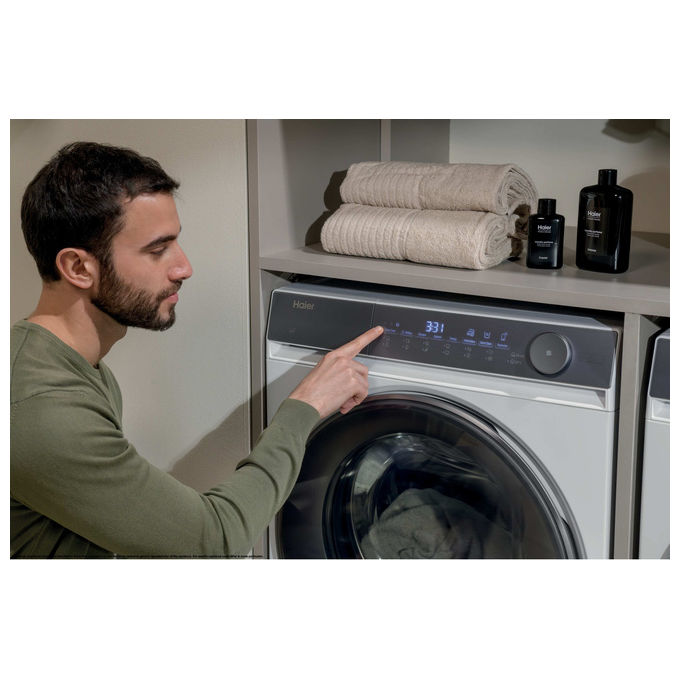 Haier HW90-B14367TU-IT Lavatrice Caricamento Frontale 9 Kg 1400 Giri Classe A (85x595x507 cm) colore Bianco
