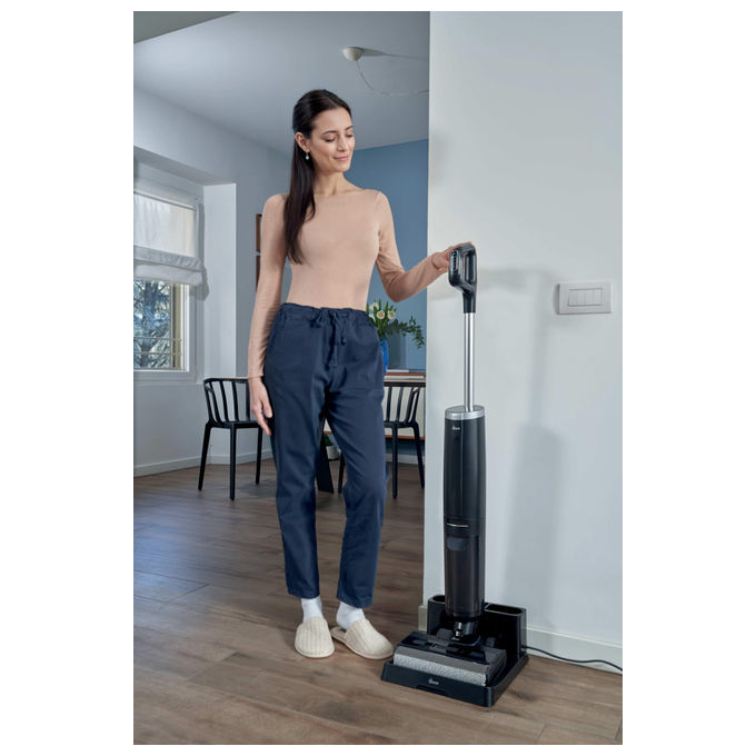 Hoover HW300 011 HW3 TURBO CLEAN Aspirapolvere a Bastone 2 in 1 Senza Sacchetto Secco e Bagnato HEPA 220 W 40 min autonomia colore Nero Argento
