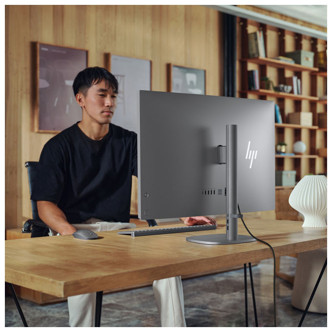 HP, OmniStudio X 32-c0011nl, PC All-in-one, Intel Core Ultra 7, 80 cm 4K, Argento
