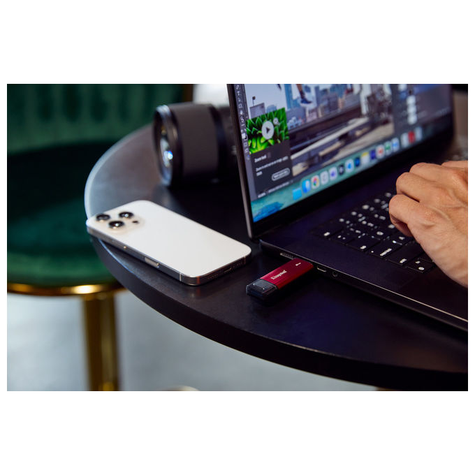 Kingston Technology, SSD Portatile, 2TB, USB-A-C, Velocita' fino a 1050MB-s