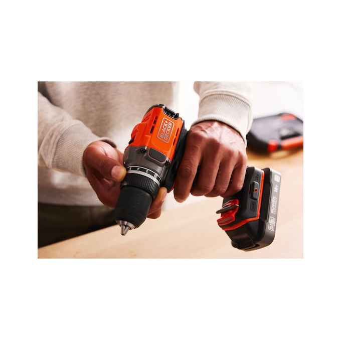 BLACK+DECKER, Trapano Avvitatore a Batteria 18V, 2Ah, BCD382D1XK-QW, Arancione