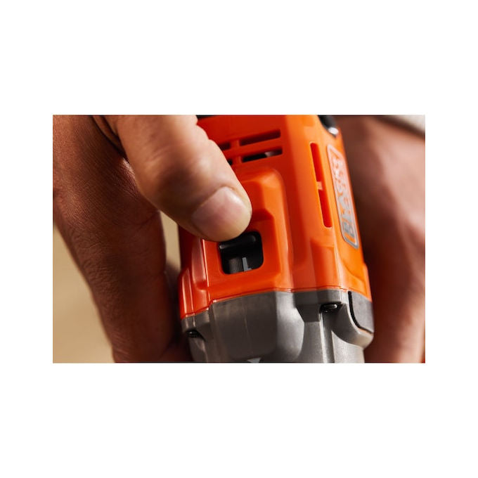 BLACK+DECKER, Trapano Avvitatore a Batteria 18V, 2Ah, BCD382D1XK-QW, Arancione