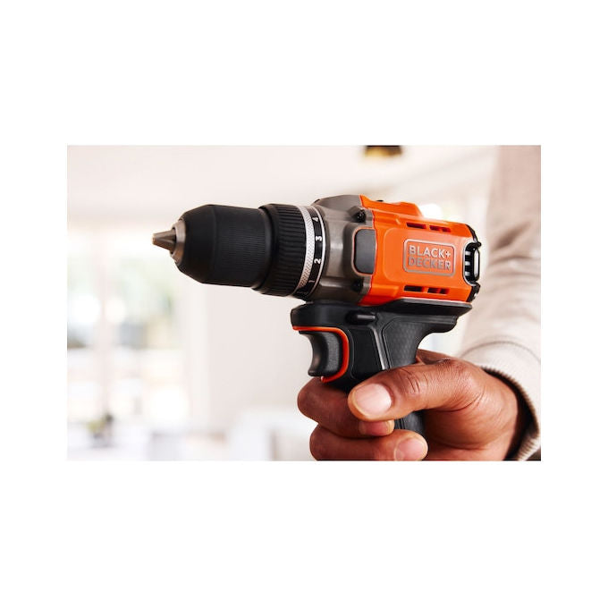 BLACK+DECKER, Trapano Avvitatore a Batteria 18V, 2Ah, BCD382D1XK-QW, Arancione