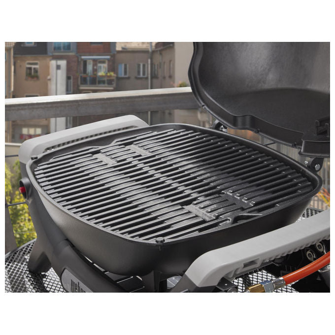 Weber Q1100N, Barbecue da Tavolo GPL, Nero e Grigio, 2930W, Portatile, con Griglia in Ghisa