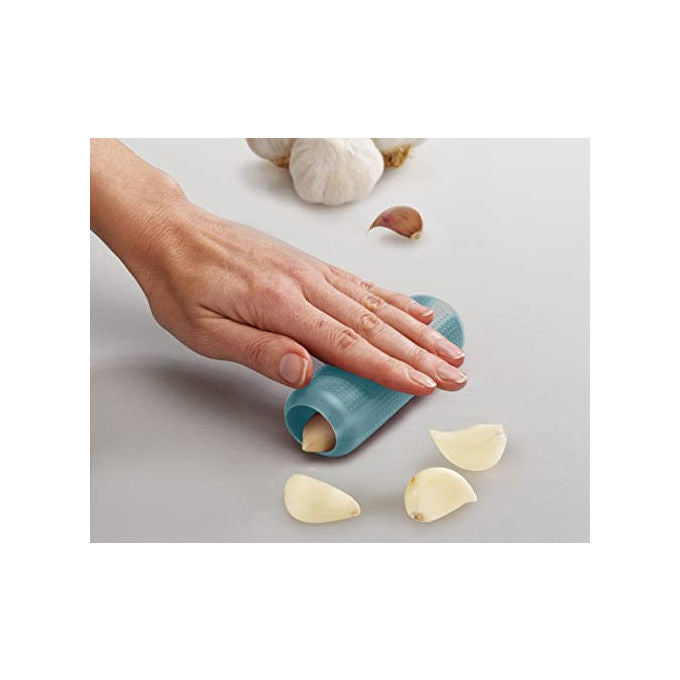 Joseph Joseph, Pela Aglio in Silicone Duo, Rullo Facile da Sbucciare, Inodore, Azzurro