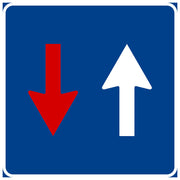 Senunicalt, Segnale stradale di precedenza diritto