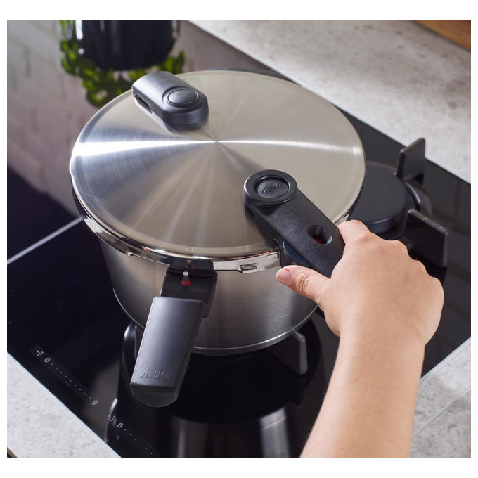 Fissler Vitaquick, Pentola a Pressione, 8 L, Diametro 26 cm, Acciaio Inox, Induzione