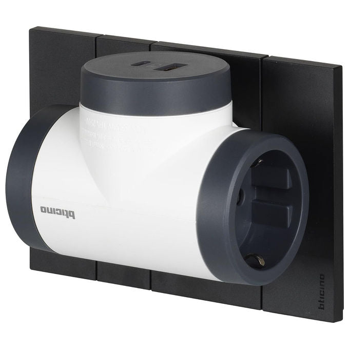 Bticino Adattatore Rotante 2 Prese Schuko 2 USB 15W Spina 16A Rotante