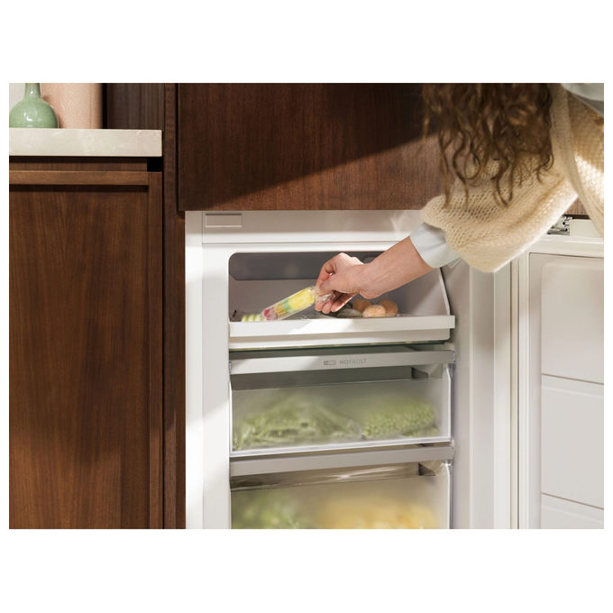 Electrolux LNA6LE18S Frigorifero Combinato da Incasso Low Frost Classe E 271 L Bianco