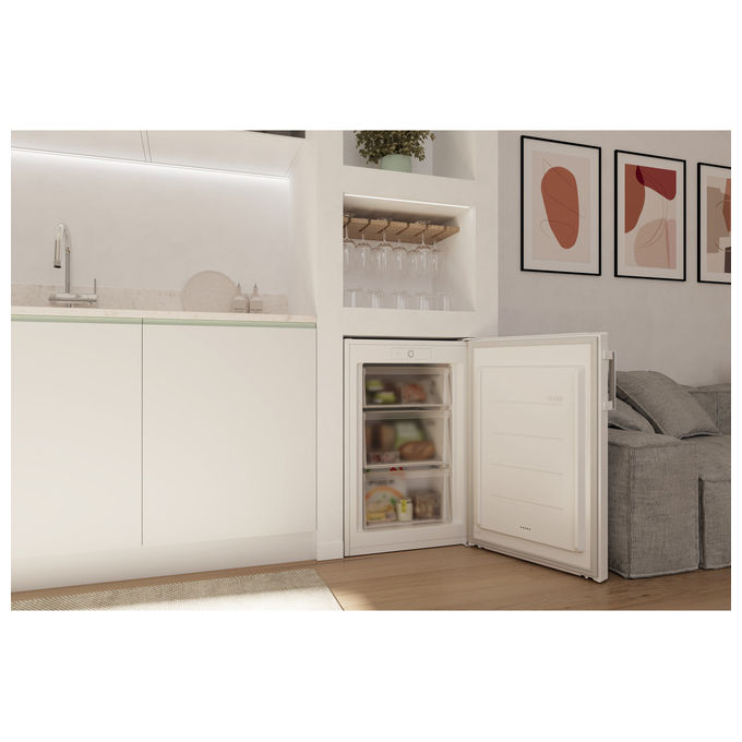 Candy CNUQ2L58EWH City Mini Congelatore Verticale 90 L 85 cm Classe E 37 dB Low Frost colore Bianco