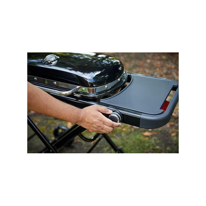 Weber Traveler barbecue a gas portatile, 1 bruciatore 3,8 kW, griglie in ghisa smaltata, 2065 cm², pieghevole con ruote, nero