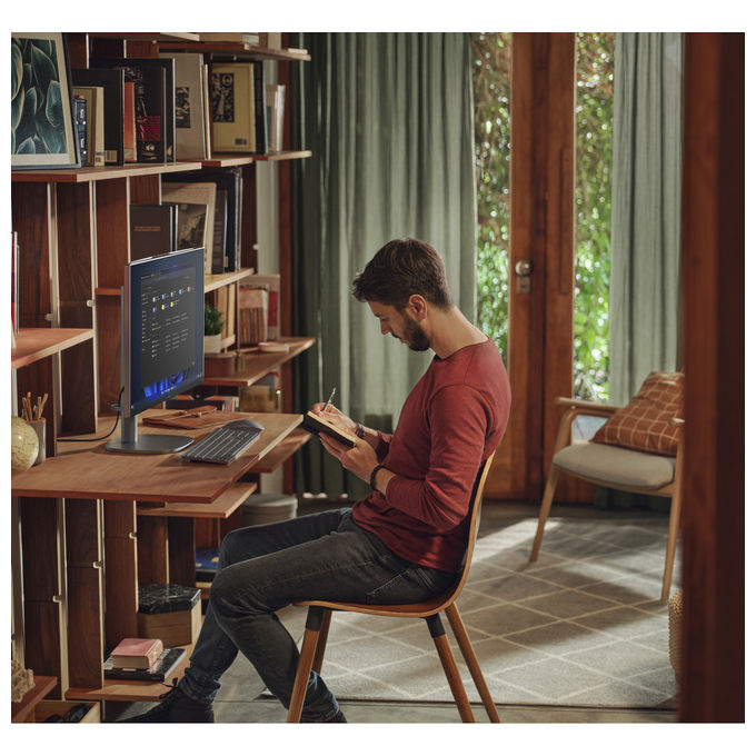 HP OmniStudio X, PC all-in-one 27 pollici touch, Intel Core Ultra 7, 16 GB RAM, 1 TB SSD, Full HD IPS, Windows 11 Home, argento