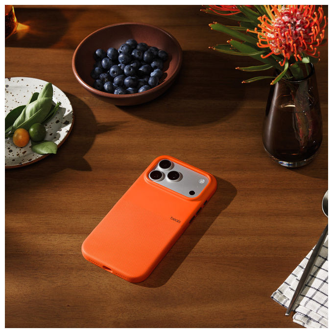Beats custodia Rugged per iPhone 17 Pro Max, MagSafe, resistente alle cadute, controllo fotocamera, Sierra Orange
