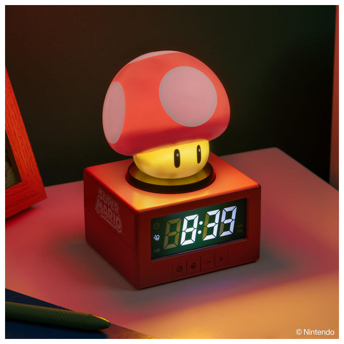 Paladone sveglia digitale Super Mario fungo, luce notturna, funzione snooze, prodotto ufficiale Nintendo, 16 cm