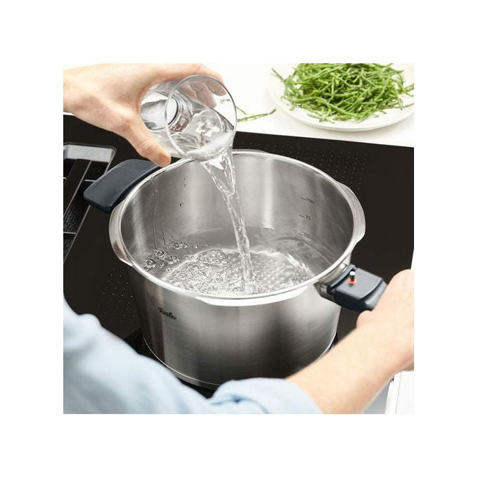 Fissler pentola a pressione Vitavit Premium, 2,5 litri, 18 cm, acciaio inox, tutti i piani cottura, made in Germania