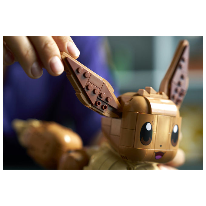 Lego 72151 Pokémon Set da Costruzione Eevee Figure Snodabile 587 Pezzi per Adulti 18+ colore Multicolore