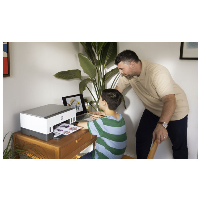 HP 2H1W2A Smart Tank 670 Stampante Multifunzione Inkjet A4 Wi-Fi Bluetooth Stampa Copia Scansione 12 ppm colore Bianco Blu