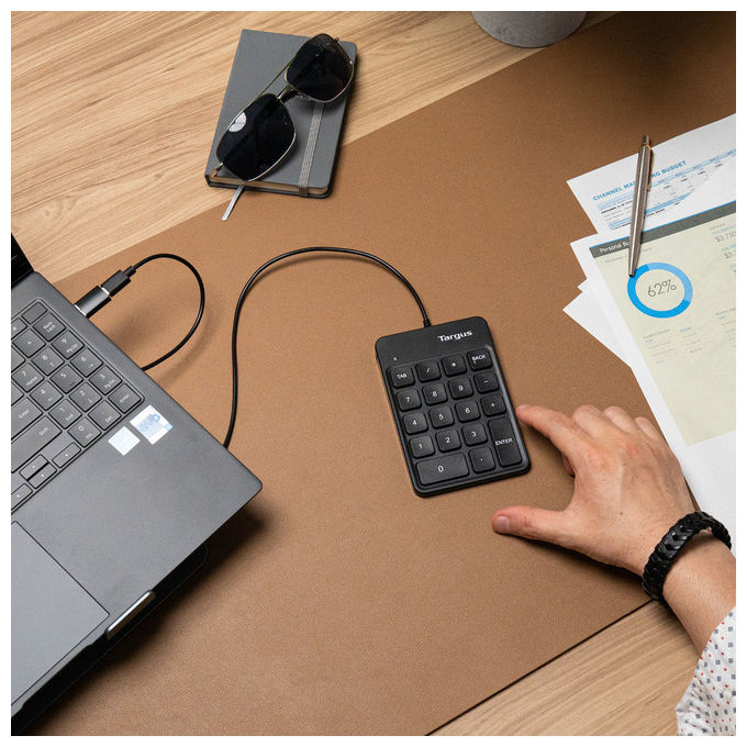 Targus AKP13GL Tastierino Numerico USB 18 tasti Plug and Play cavo 1,5 m compatibile Windows macOS Chrome OS colore Nero