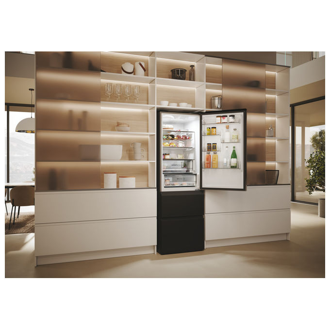 Haier HTW5618DNPT Serie 5 Frigorifero Combinato 360 L 185 cm Classe D 35 dB Total No Frost Wi-Fi colore Nero