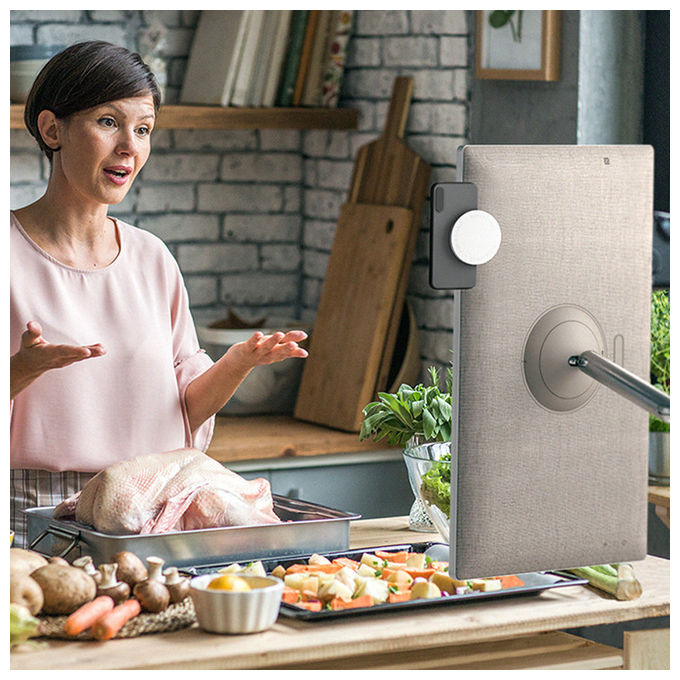 LG 27ART10AKPL StanbyME Monitor Portatile Touchscreen 27'' Full HD WebOS 22 Batteria 3h Base con Ruote colore Alluminio