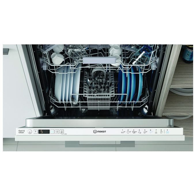 Indesit IN2IFC14BN6 Lavastoviglie da incasso 14 coperti Classe C 44 dB 9 programmi pannellabile (82x60x55 cm) colore Bianco