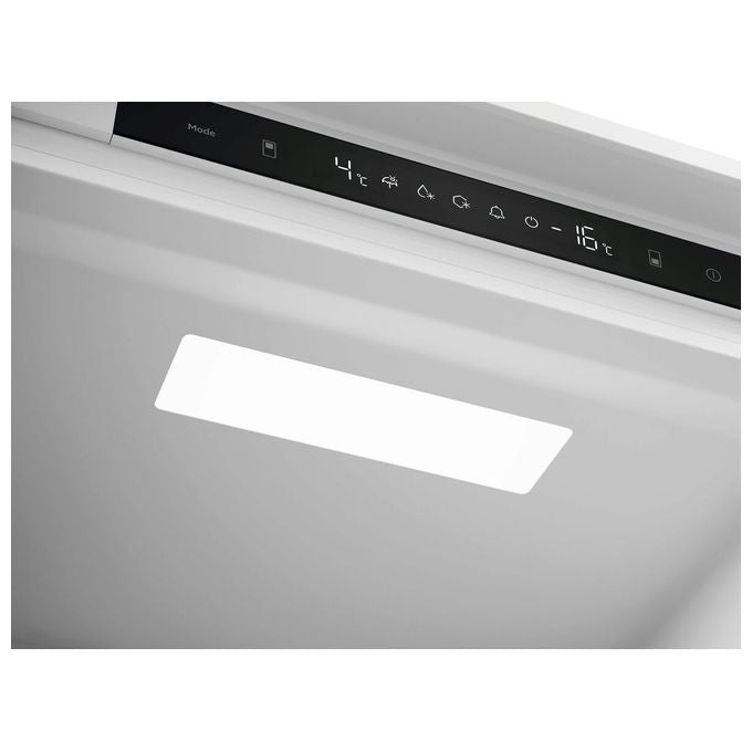 Electrolux LNN3CE18S Frigorifero Combinato da Incasso 253 L 176,5 cm Classe E 38 dB Total No Frost Touch Control colore Bianco