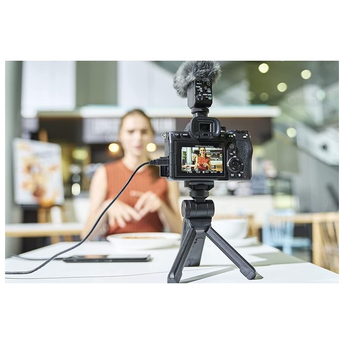 Sony ILCE7M4B.CEC Alpha 7 IV Fotocamera Mirrorless Full Frame 33 MP Autofocus in Tempo Reale 4K 60p Schermo Touch Orientabile Stabilizzazione a 5 Assi colore Nero