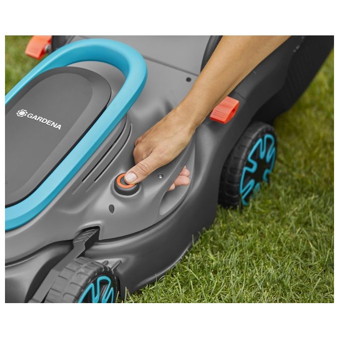 Gardena 14632-20 PowerMax Rasaerba a Batteria Larghezza Taglio 32 cm Capacita' 30 l Motore Brushless 18V P4A Batteria Inclusa colore Blu Grigio