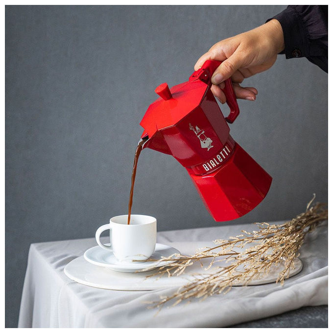 Bialetti 9056 Moka Exclusive Moka 6 tazze in alluminio con guarnizione in silicone colore Rosso
