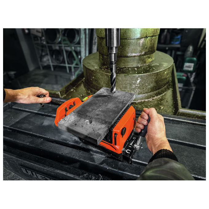 Fein 99100001357 VersaMAG VISE 160 L Morsa Magnetica Apertura Max 160 mm Larghezza Ganasce 150 mm Forza di Serraggio 12500 N Peso 16.70 Kg colore Nero