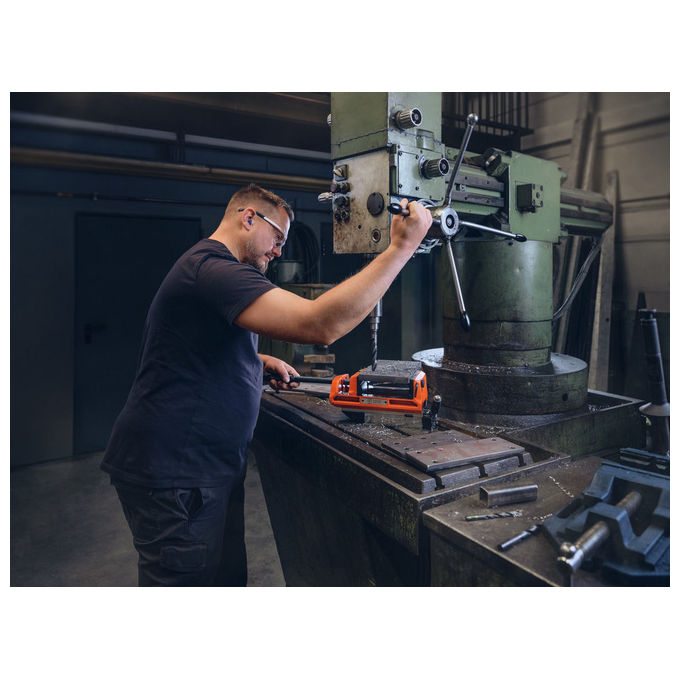 Fein 99100001357 VersaMAG VISE 160 L Morsa Magnetica Apertura Max 160 mm Larghezza Ganasce 150 mm Forza di Serraggio 12500 N Peso 16.70 Kg colore Nero