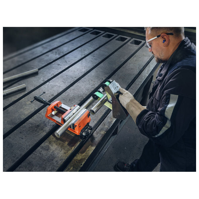 Fein 99100001357 VersaMAG VISE 160 L Morsa Magnetica Apertura Max 160 mm Larghezza Ganasce 150 mm Forza di Serraggio 12500 N Peso 16.70 Kg colore Nero